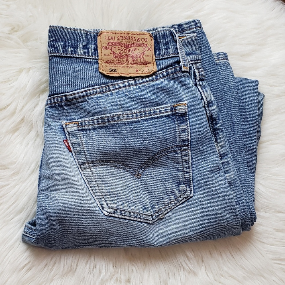 Vintage Mom Jeans Levis 501s 32x32 button fly 90s